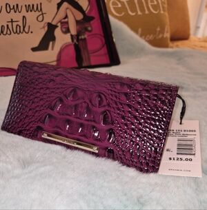 🩷🤩BRAND NEW BRAHMIN ADY WALLET😍